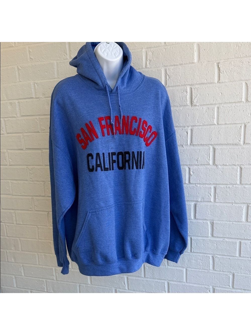 Gildan Heavy Blend Blue Hoodie with San Francisco California Text Size XL Unisex